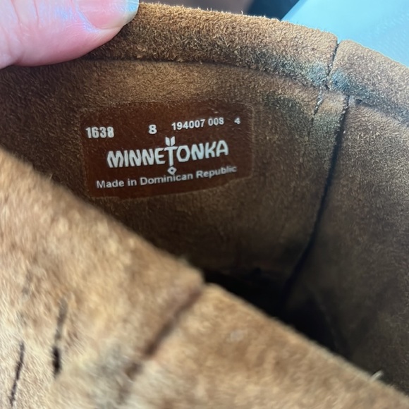 Minnetoka Moccasin 3 Layer Fringe Boots - Picture 8 of 9